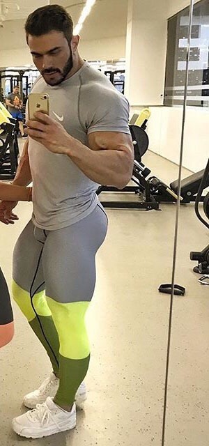 timboakimbonyc: submit2muscle: Looking good in your tights bro fuck yeah