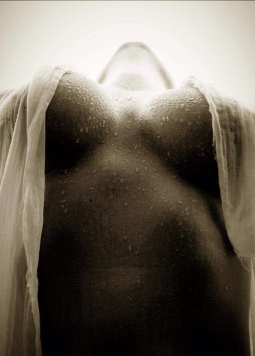 fingertipmemory:  close your eyes …-I want to kiss all your drops