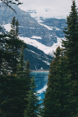 livingpursuit:  Lake Louise by Kyle Sipple 