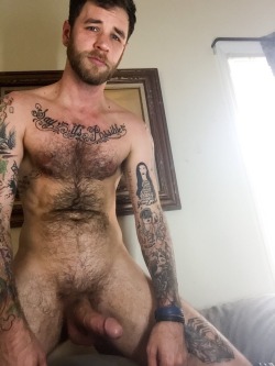 texashorndawg:  beardburnme:  Ryan Powers