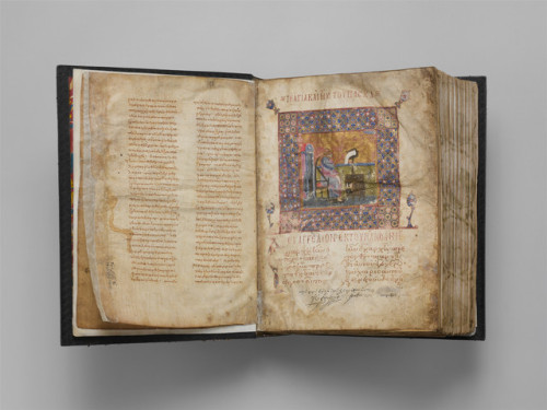 met-medieval-art: Jaharis Byzantine Lectionary, Medieval ArtMedium: Tempera, gold, and ink on parchm