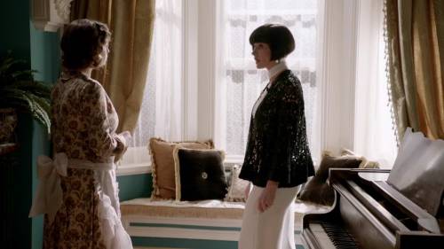 The second outfit of “Blood of Juana the Mad” is one of Phryne’s casual yet elegant at-home ensemble