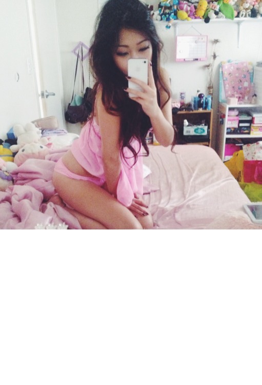 ashleyukie:  Lazydaze~ 