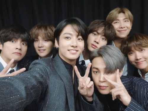 191030 BigHit’s Weibo Post[#本月的BTS#] 巡演大长征圆满结束！Thanks to #Our_Universe# ARMY [#ThisMonth’sBTS] Our l