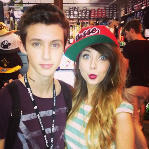 troyesivan:  SnapBack shopping with @zozeebo! 