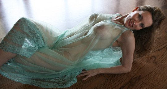 see-thru-teasing:  