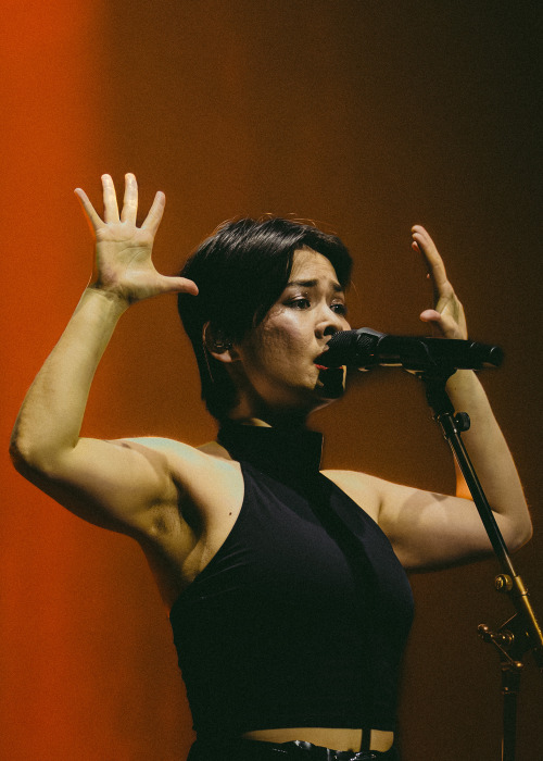 Mitski Performing In Brussels.