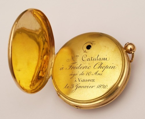 fryderykdelicateflower:Golden watch belonging to Chopin, given to him in 1820 by the italian soprano