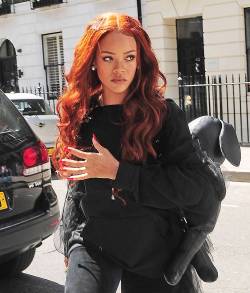hellyeahrihannafenty: Rihanna out and about in London on May 26, 2015.
