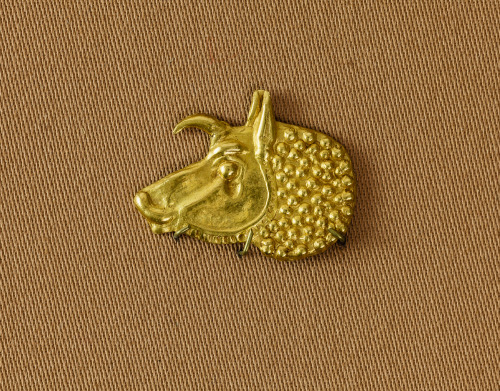 Gold pendant in the shape of a boar. Achaemenid Iran, c. 550-330 BCE. From the collection of The Ori