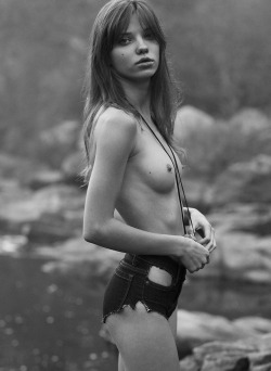 attiliodagostino:  beautifulwomenphotos:Svetlana Cluck by Attilio D'Agostino for Polanski Magazine  Everything about her is perfection. Great photo.