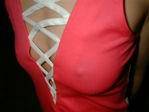 ノーブラ浮き乳首  waterfoxy.tumblr.com/ #braless #nipples #ノーブラ #乳首