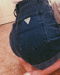 madeofmorninglight:  Guess booty.