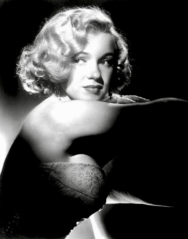 summers-in-hollywood: Marilyn Monroe posing for All About Eve, 1950 
