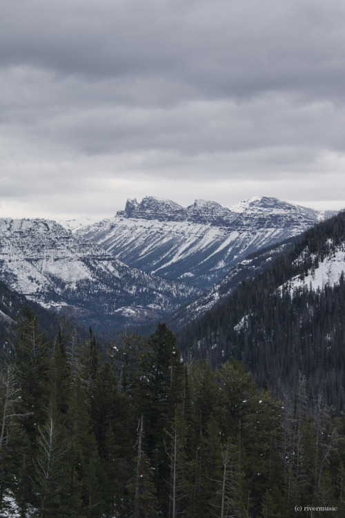 riverwindphotography:Sleeping Giant Mountain from Sylvan Pass, Yellowstone National Parkriverwindpho