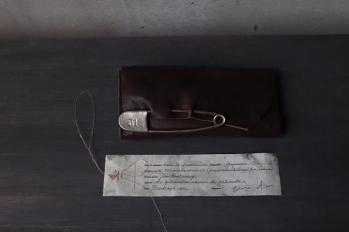 emic:etic 「 leather long wallet with vintage salf pin 」 ・ ・ ・ エミックエティック レザーウォレットが入荷しました。上質な革の質感とヴィ