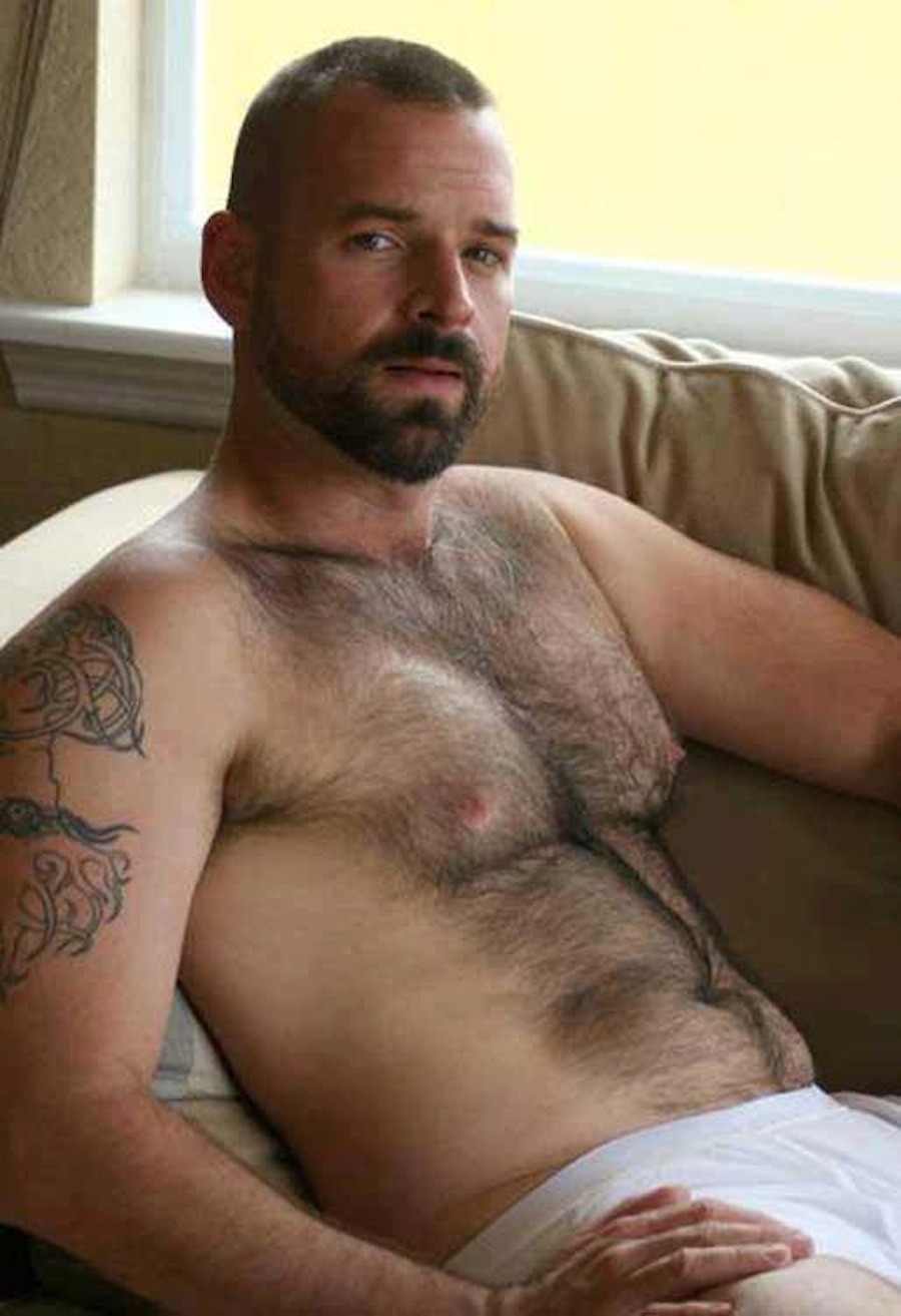 dirtyzdog:  dirty dawgs  Hot daddy!