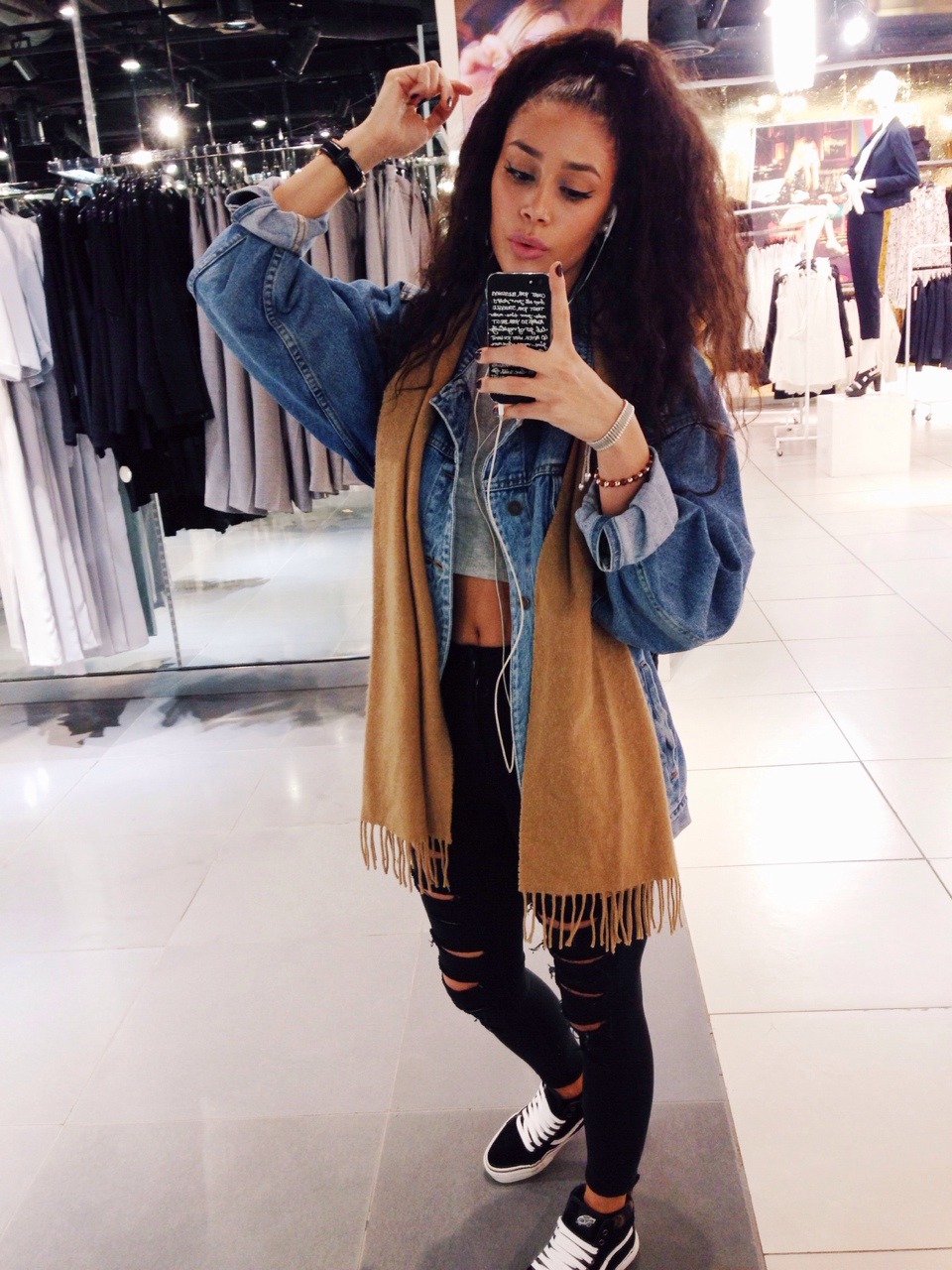 nicolezai:  ♌️