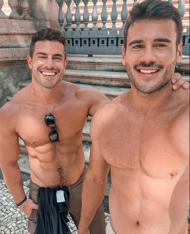 musclehunkymen:When built pretty boys want to be around other built pretty boys, they migrate to either West Hollywood or Río de Janeiro.