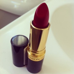 dingyfeathers:  Such a pretty red. #revlon #certainlyred 