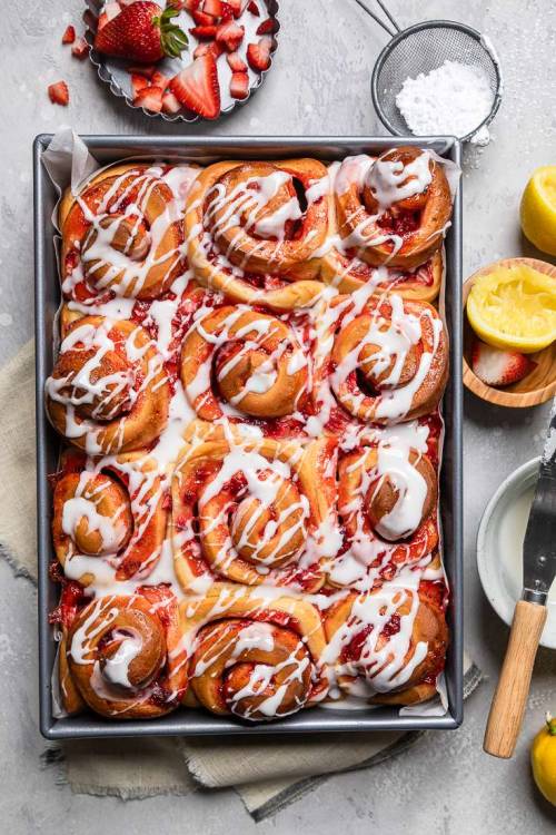 Vegan Strawberry Cinnamon Roll