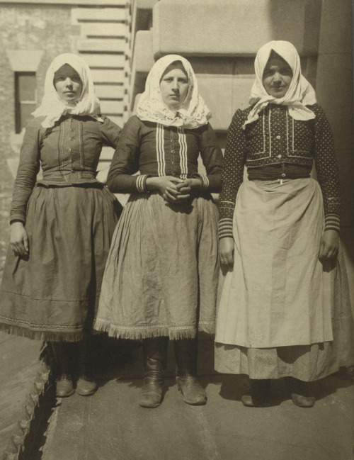 EllisIsland Immigrantsca. 1905–14Photographer: Augustus F. Sherman(American; 1865–1925)