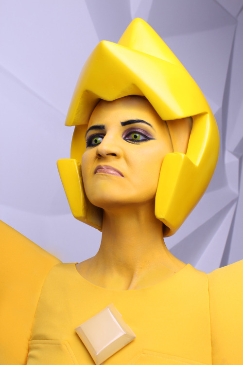 My Yellow Diamond cosplay.nightsgirl666.deviantart.com/gallery/59333329/Yellow-Diamond-Cospla