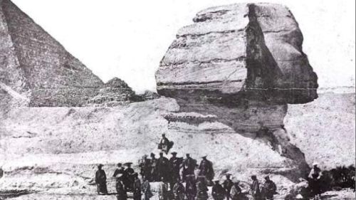 These are not just any old-timey visitors to the Great Sphinx. This is from 1864, when a group of Ja