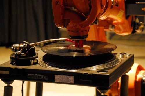 vinylandgeekstuff:  Turntable 