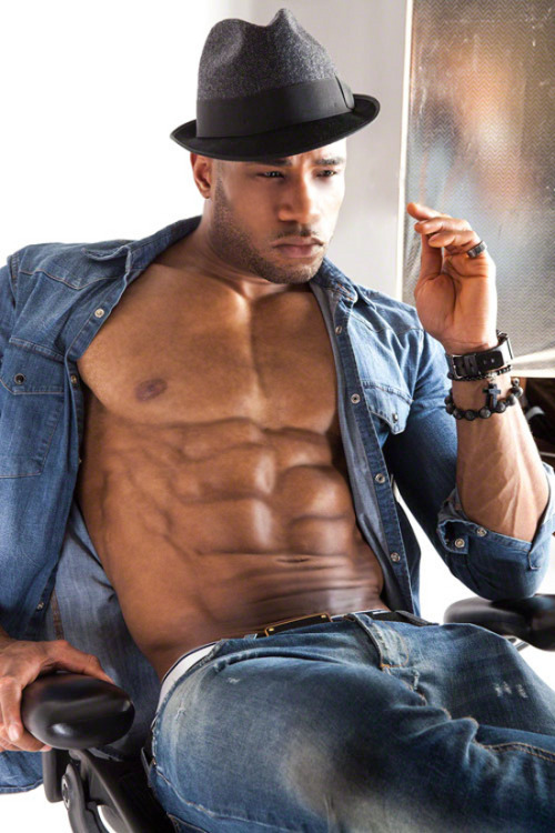 hairyblklvr:So handsome!