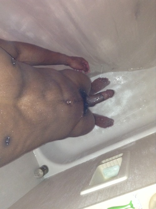 im-geeked2:  Come get all of this 🍫💦