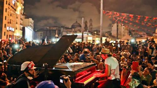 olmasaydinolmazdik:  Gezi Parkı Türkiye’ye Dayanışmayı Öğretti !!! 