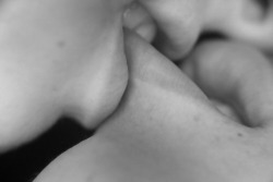 fuckin-kisses:  love blog <3
