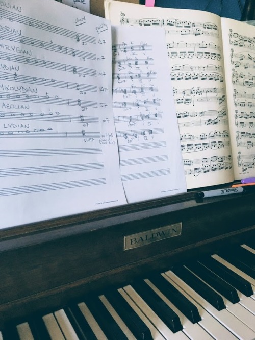 thecuriouspianist:Summer practice journal: modes and Mozart on my baby Baldwin