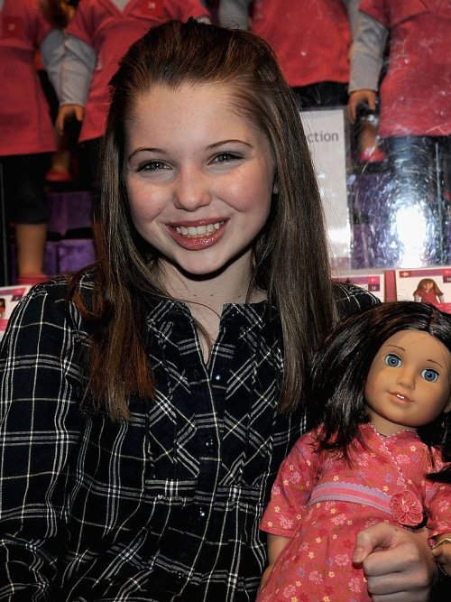 American Girl Doll Actresses + their Dolls (4/?)↳ Samantha “Sammi” Hanratty (Chrissa Max