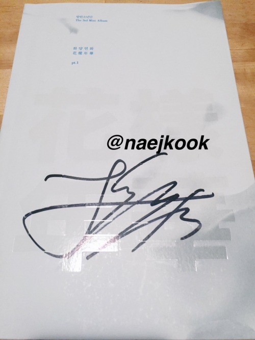 I’m selling a bunch of jungkook fansite stuff and the yoongi hhm figures. I’m selling th