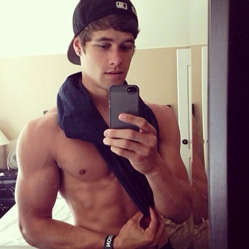 sjcollegeboi:  here’s my pic… How long till you get here?  FFFUUUCCCKKK!!! HOT!!!