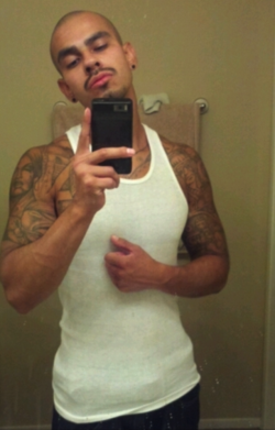 straightboyselfpics:  Manny Manny is bringing