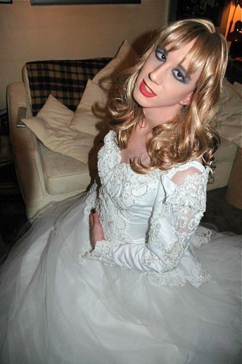 thetransgenderbride:  So young and romantic…even a boy dreams of being a beautiful, breathtaking bride! 