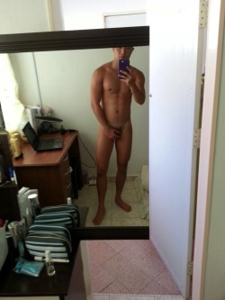 sgpgaze:sgstarboy:  bryankhoo:submission.it’s been awhile, received this hottie in my inbox..  Got it in mine too ★  WHY I DONT HAVE