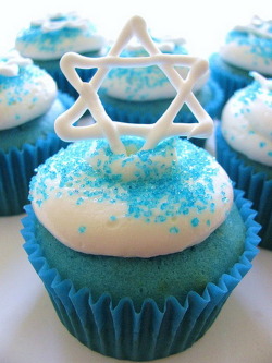 ugly–cupcakes:  Best Hanukkah Cupcake