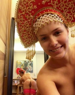 freshamateurgirlfriends:  Russian style selfie