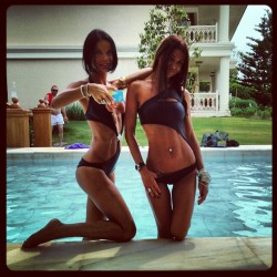 tansandshorts:  instagram-girlz:  http://instagram-girlz.tumblr.com  www.tansandshorts.tumblr.com 