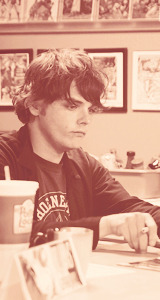 Porn photo trhman:  Gerard at the Killjoys Launch signing