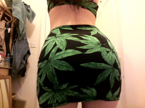 bumsaregreat:  http://3titch.tumblr.com/ 