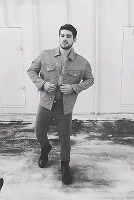 zaindaqui: he’s so  damn sexy af