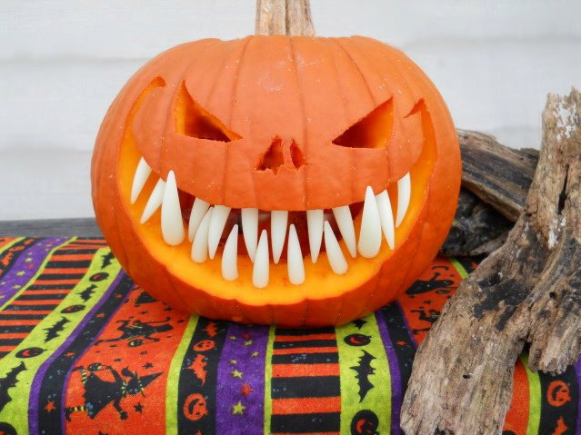 archiemcphee:  For awesomely ferocious or extra-derpy jack-o’-lanterns try adding