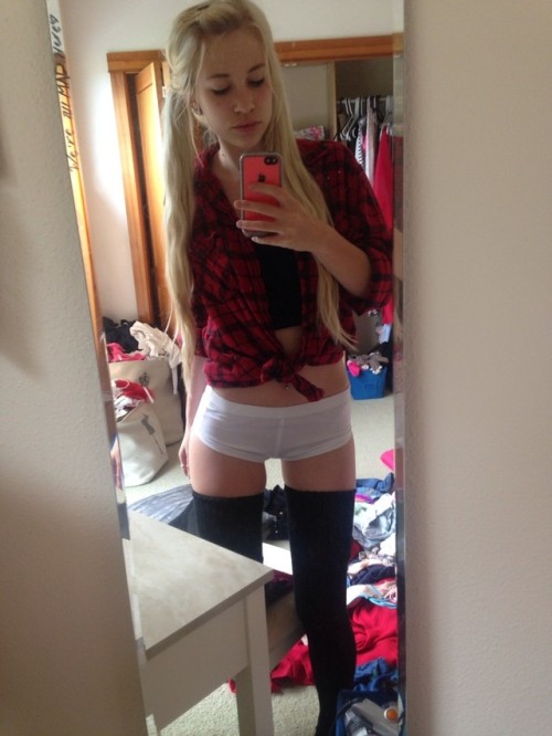 tightchavs: skinny-chav-teens: Tight skinny blonde chav teen  This chav is so tight! 