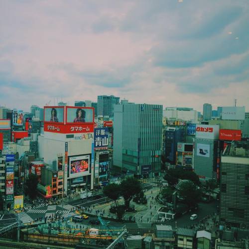 #shinjuku #tokyo #tokio #japan #japani #新宿 #アルタ #東京 #신주쿠 #도쿄 #일본 #ALTA #vsco #vscocam (at Tokyo (Shi