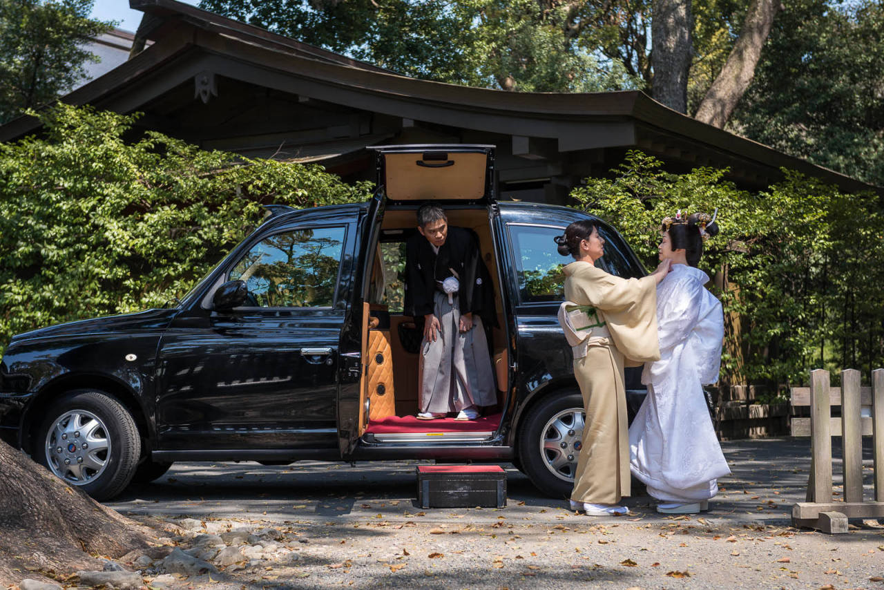 nakamagome2:
“ into the limo (via vanstarrex.com)
”